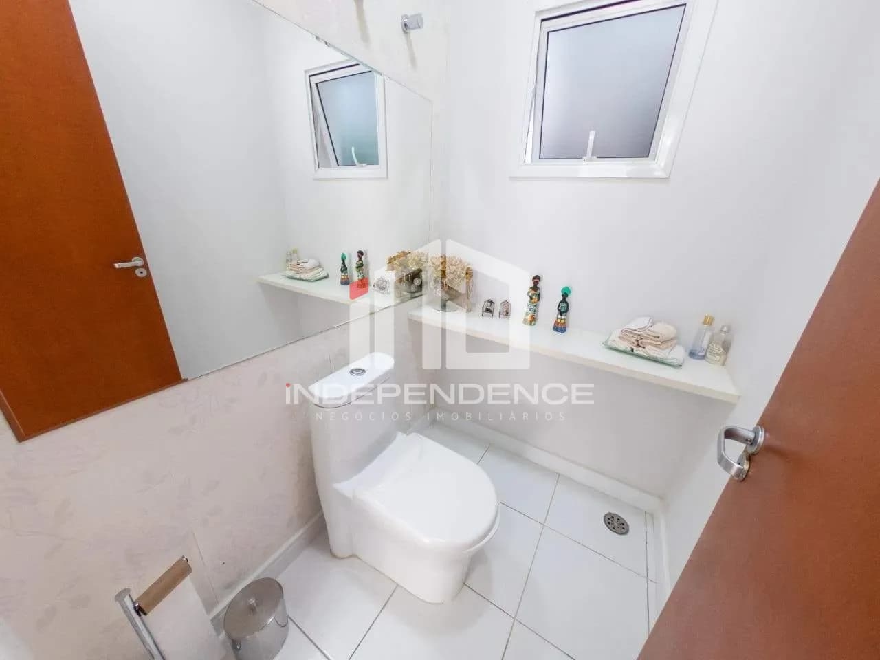 Casa à venda, 303m²  4 dormitórios no Condomínio Jaguary, São José dos Campos, SP