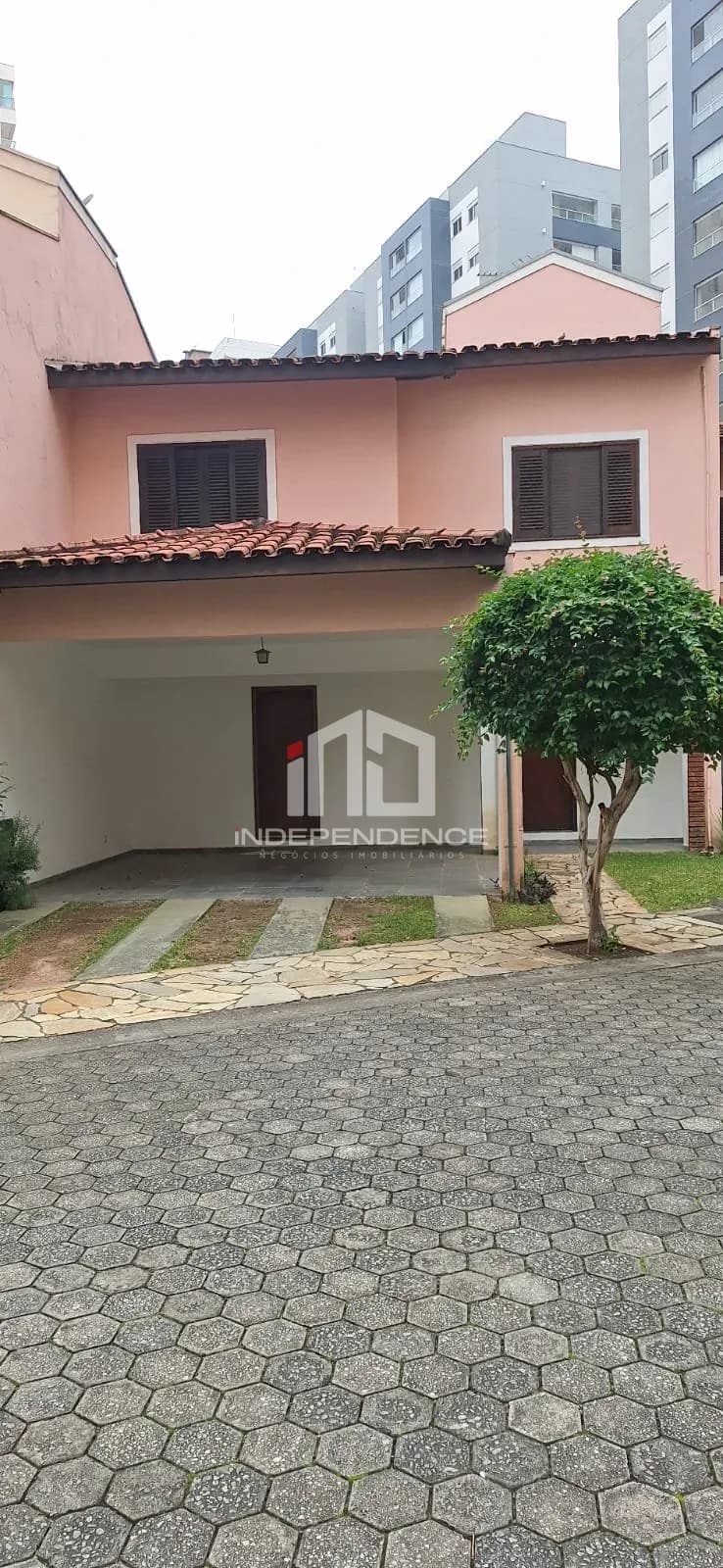 CASA PARA LOCAÇÃO | 200 M² | 4 QUARTOS SENDO 1 SUITES MASTER | PISCINA | CHURRASQUEIRA | CONDOMINIO RESIDENCIAL LARGO PITANGUEIRA