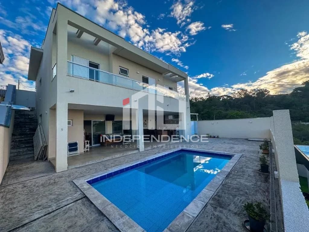 Oportunidade de 1.650.000,00 casa em condomínio próximo a Embraer