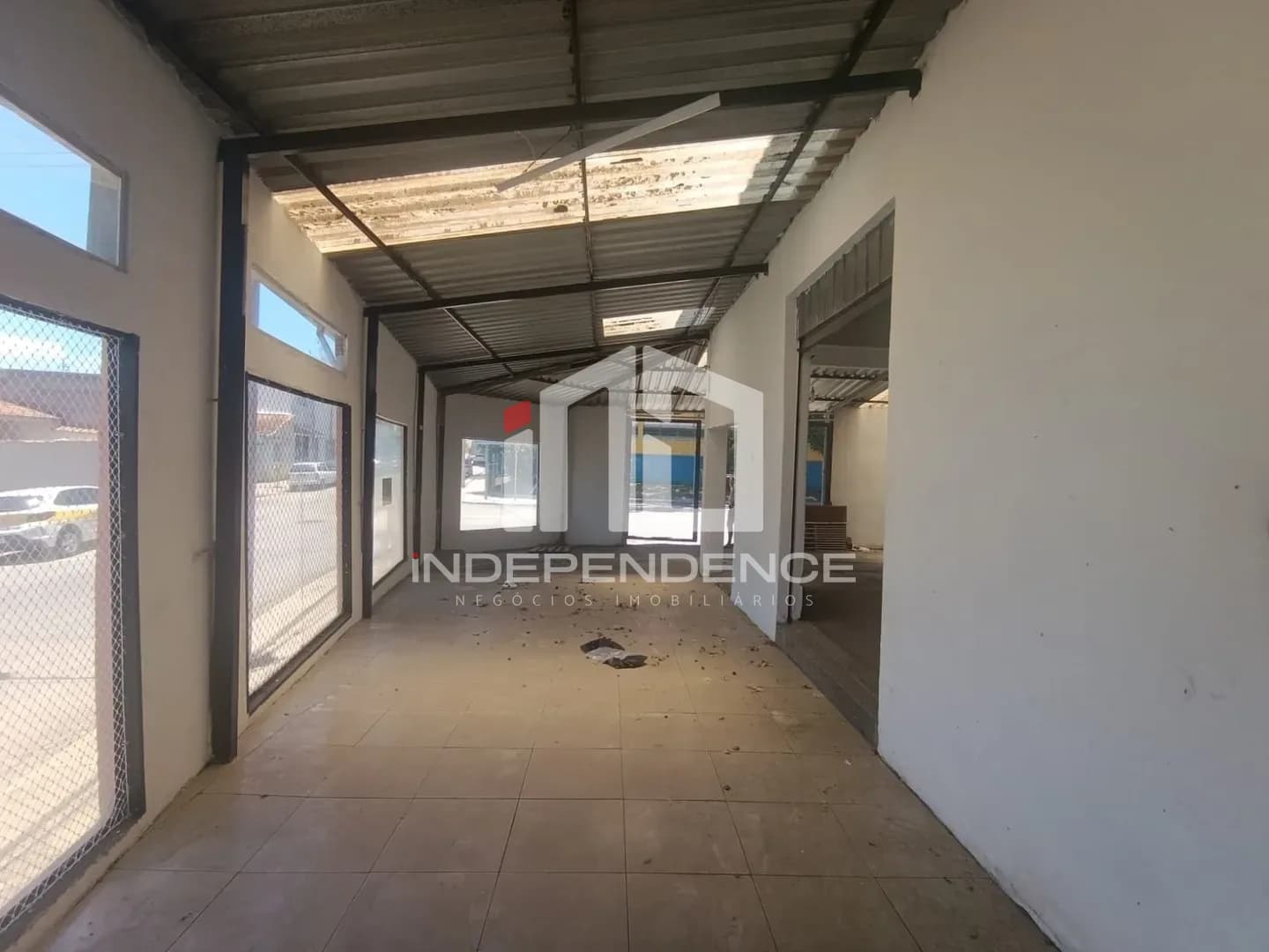 Casa à venda de esquina 322 de terreno, Vila Industrial, São José dos Campos, SP