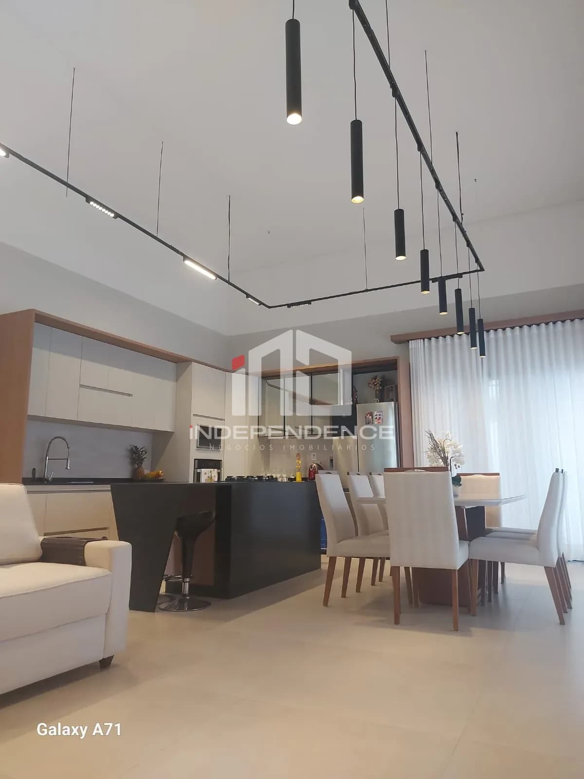 Casa térrea á venda | 3 quartos sendo 1 Suite | Bairro da Floresta | Zona Sudeste
